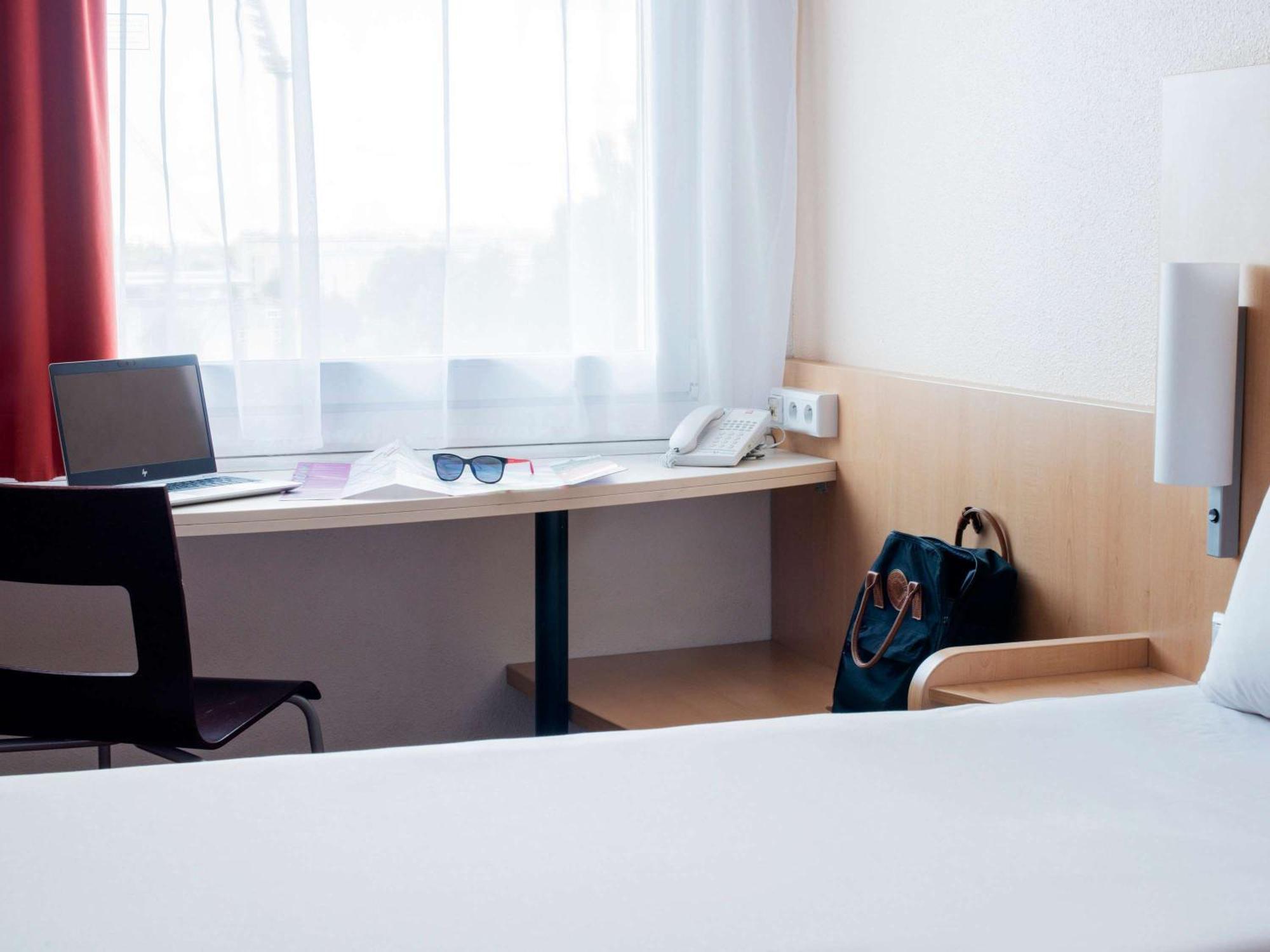 Ibis Warszawa Stare Miasto Esterno foto