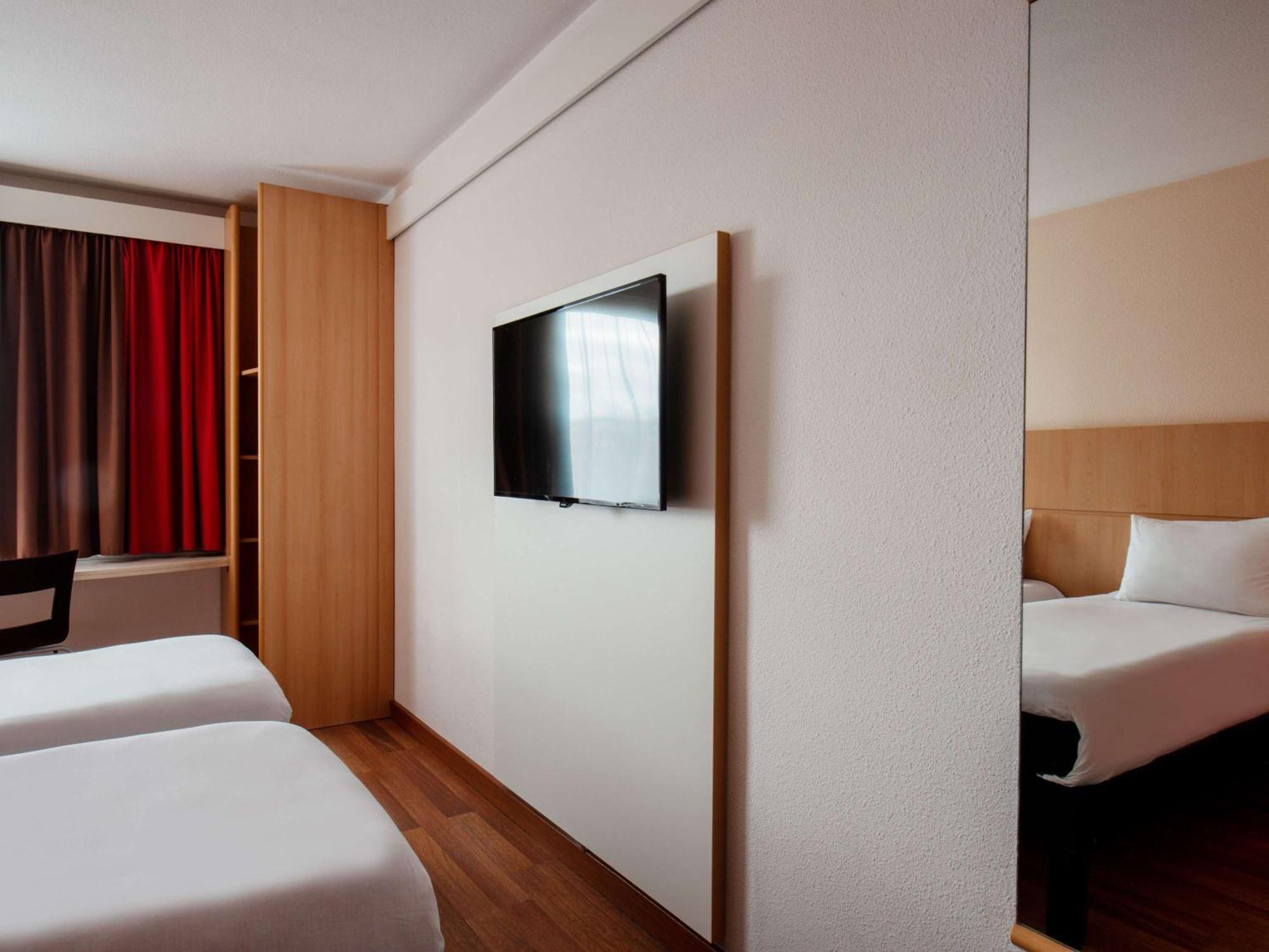 Ibis Warszawa Stare Miasto Esterno foto