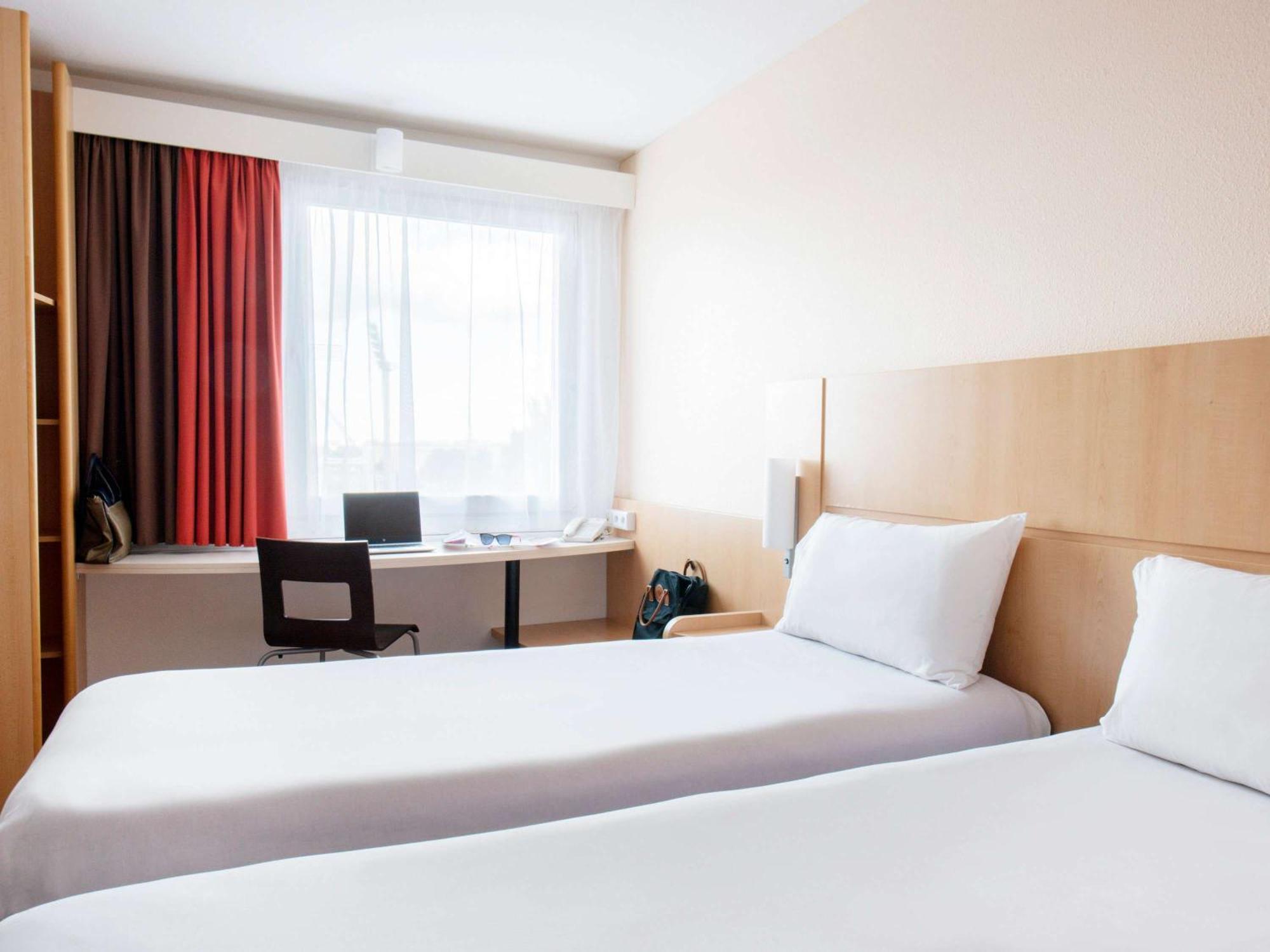 Ibis Warszawa Stare Miasto Esterno foto