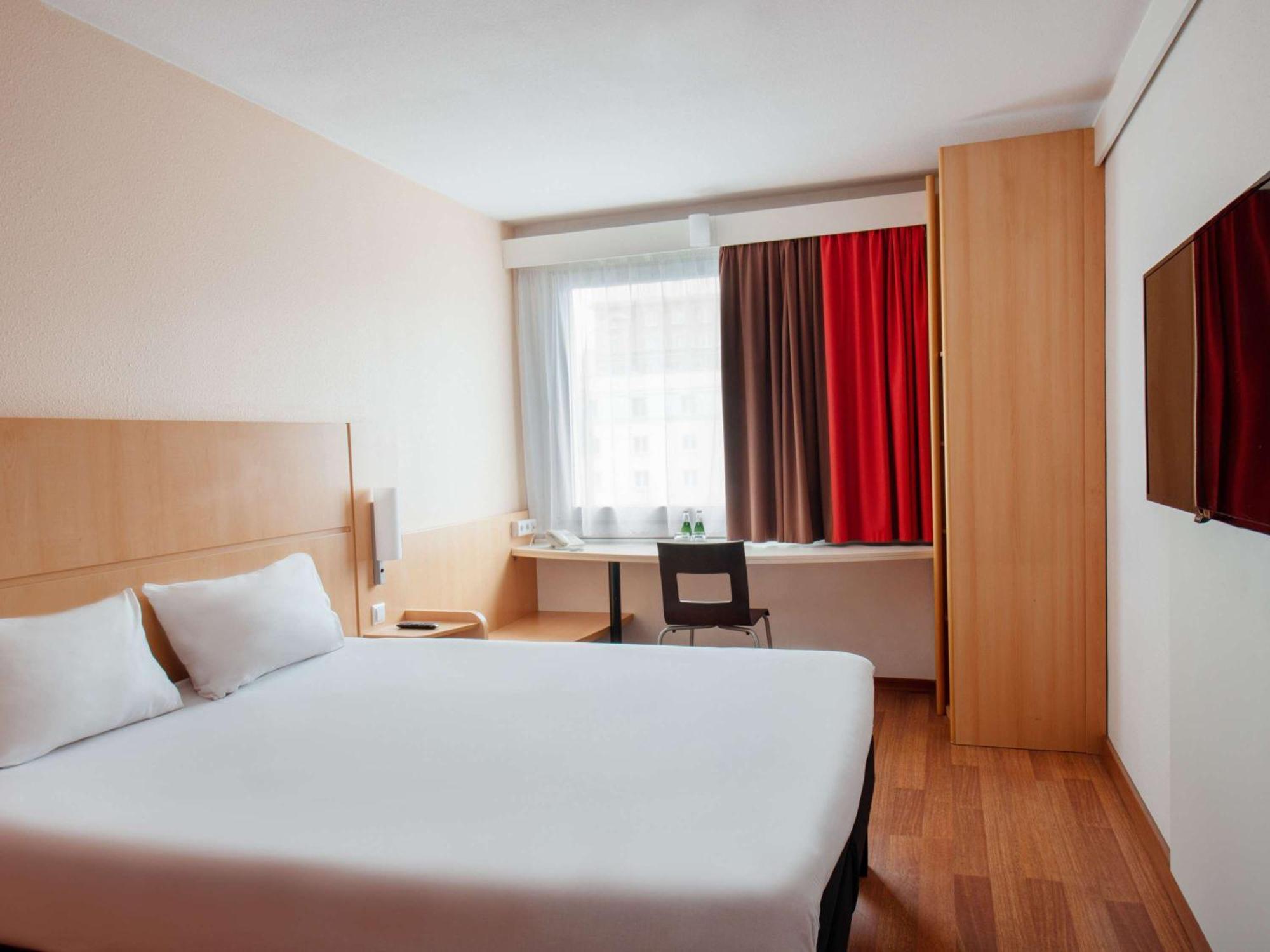 Ibis Warszawa Stare Miasto Esterno foto