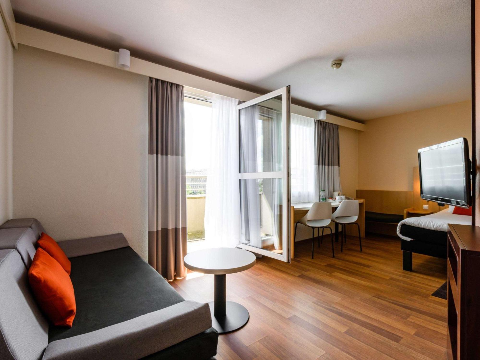 Ibis Warszawa Stare Miasto Esterno foto