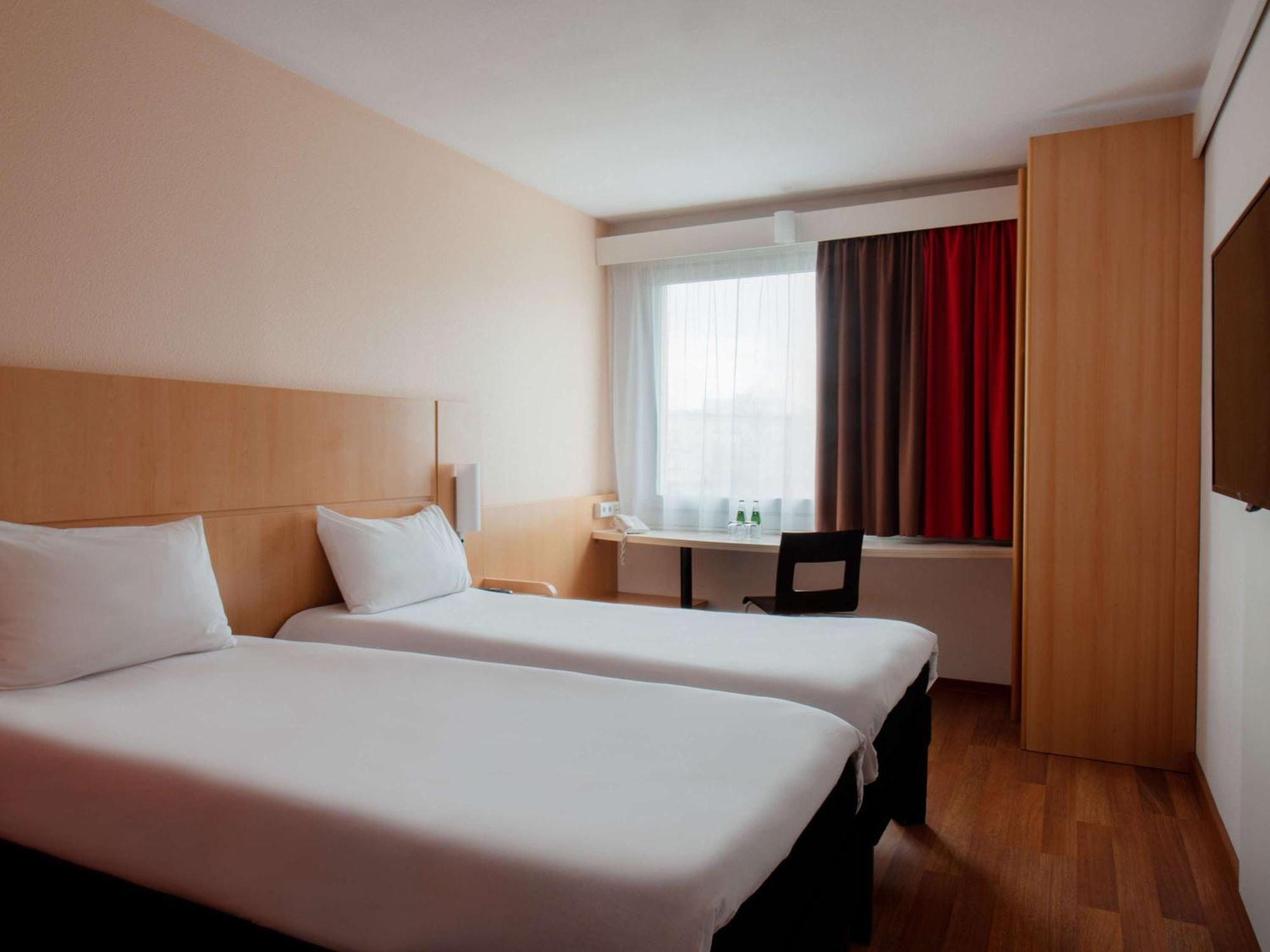 Ibis Warszawa Stare Miasto Esterno foto